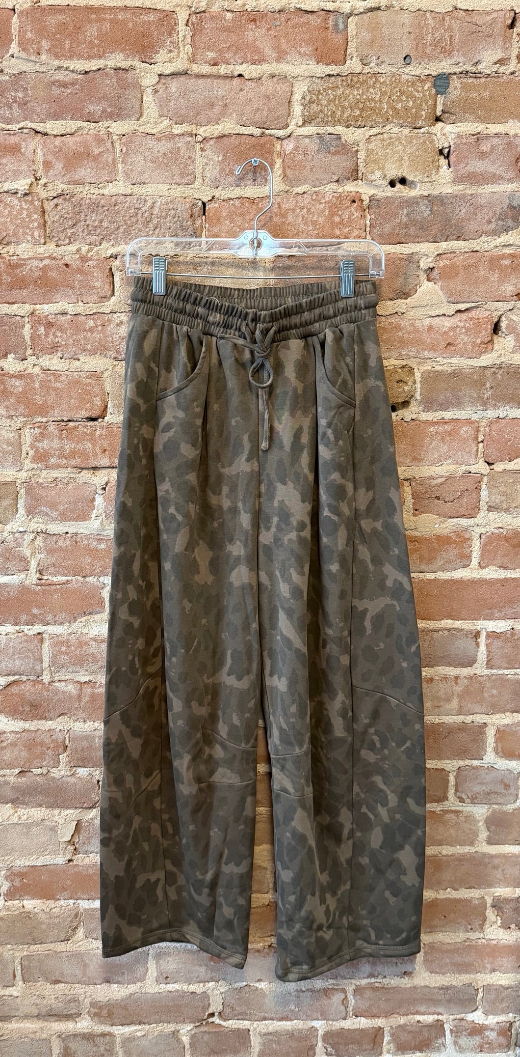 Abstract Leopard Barrel Pants
