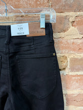 Retro Wide Front Yoke Jean