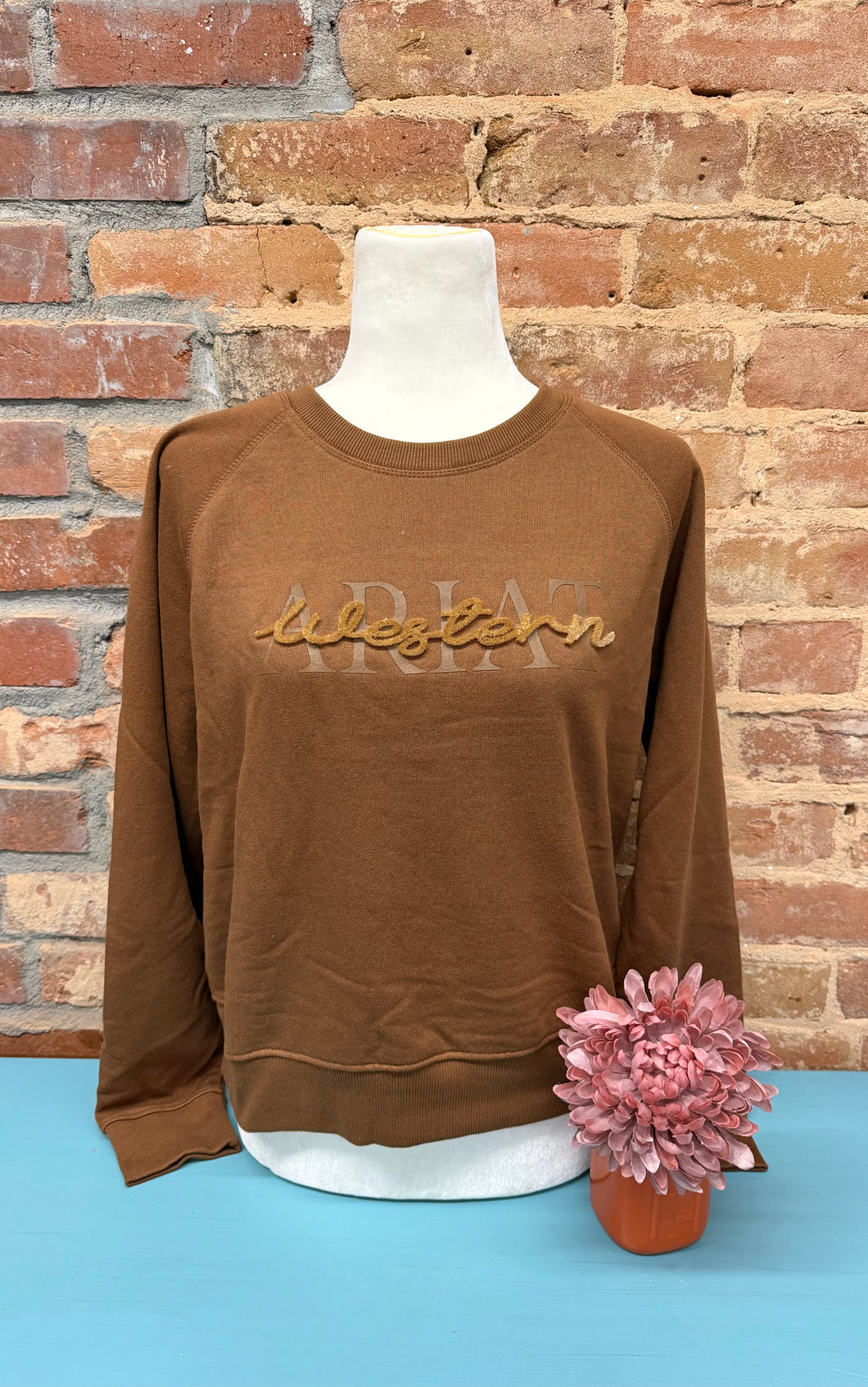 Ariat Essential Crew Sweatshirt is in