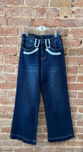 Wide Leg w/ Arrow Pockets Jeans