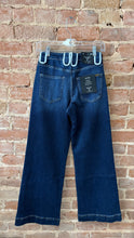 Wide Leg w/ Arrow Pockets Jeans